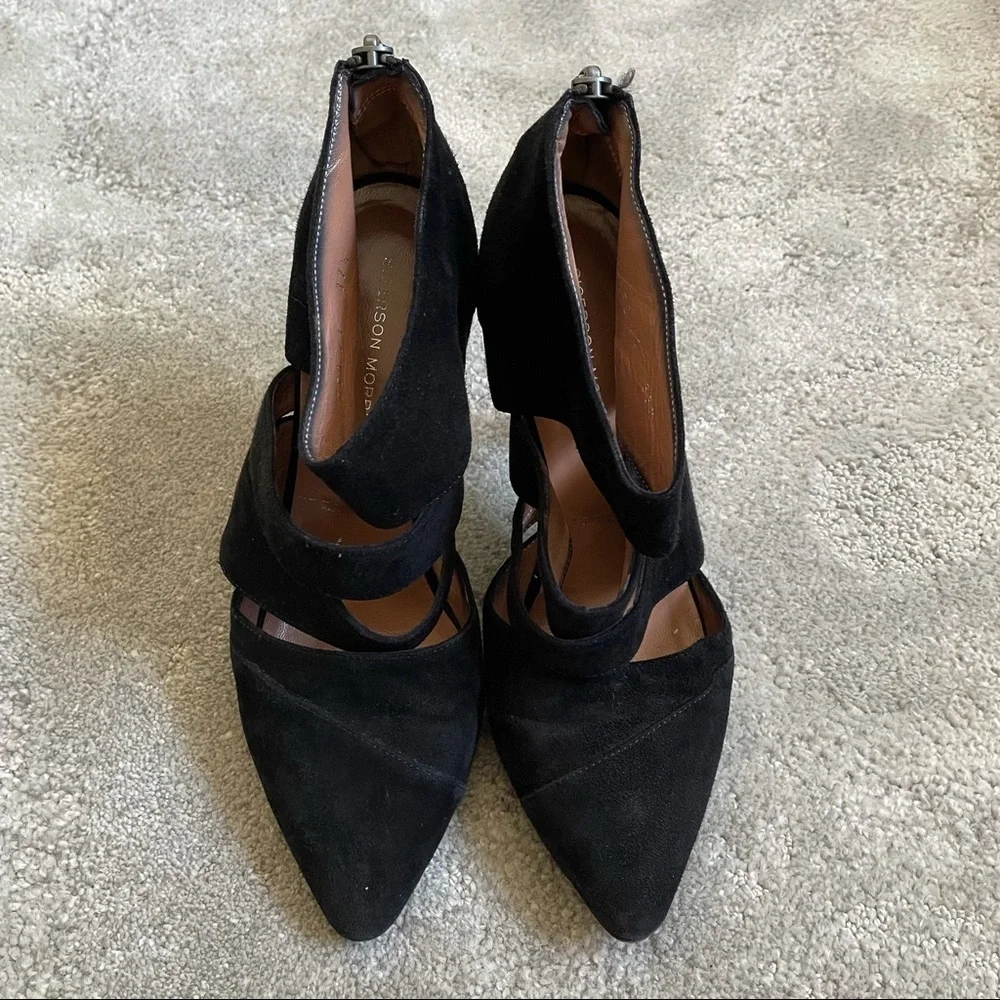 Sigerson Morrison Womens Black Suede Cut Out Strappy Pointed Toe Pumps Size 7.5